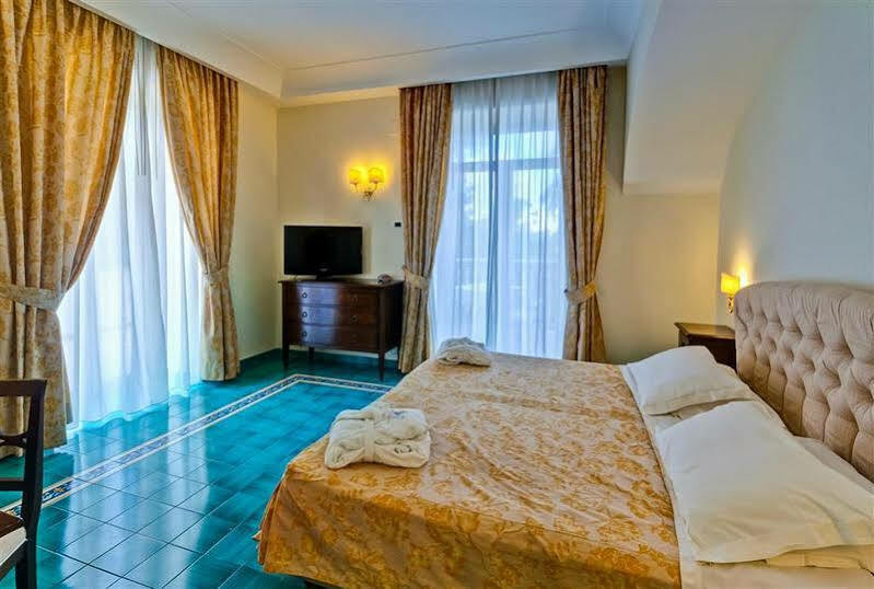 Hotel Regina Palace Terme Ischia Buitenkant foto
